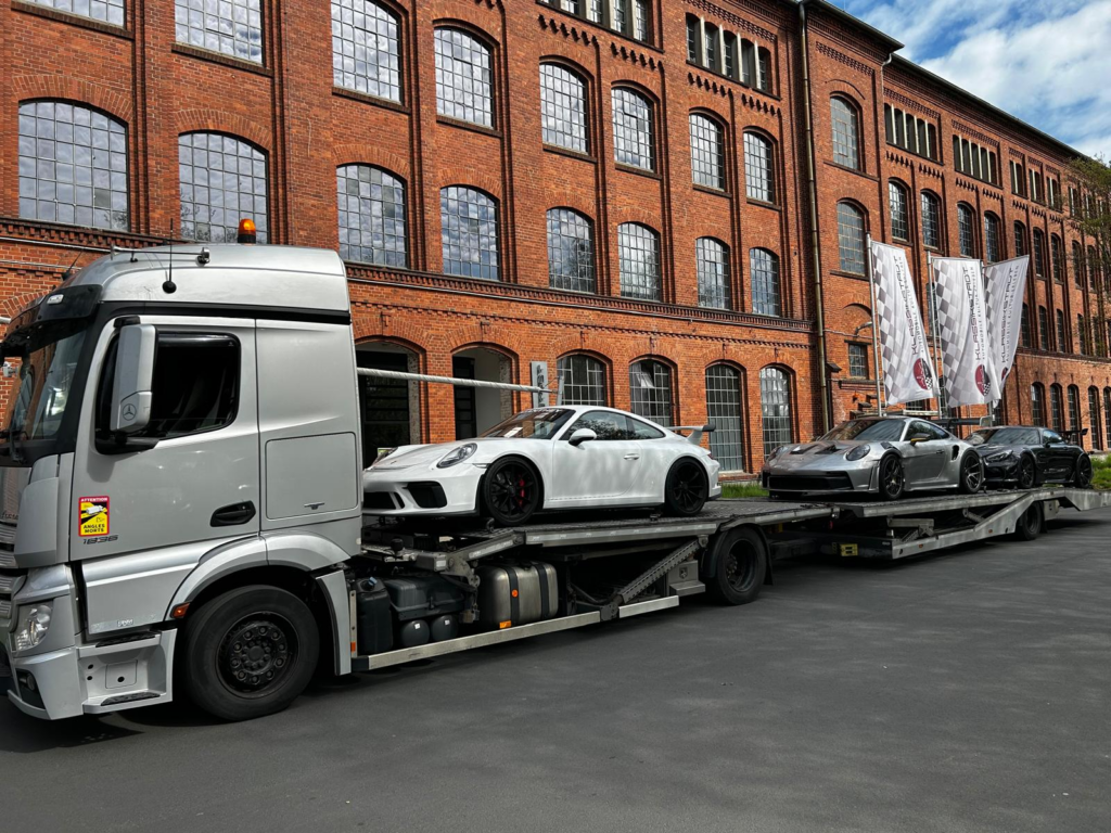 hockenheimring-oder-nuerburgring-welche-rennstrecke-in-deutschland-ist-besser-und-wie-kommt-ihr-auto-sicher-zum-trackday-16